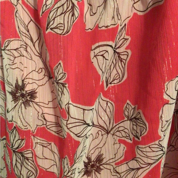 INC Woman’s Pink,White, Black Floral Print Blouse with Silver Threading. Size M - Picture 2 of 6